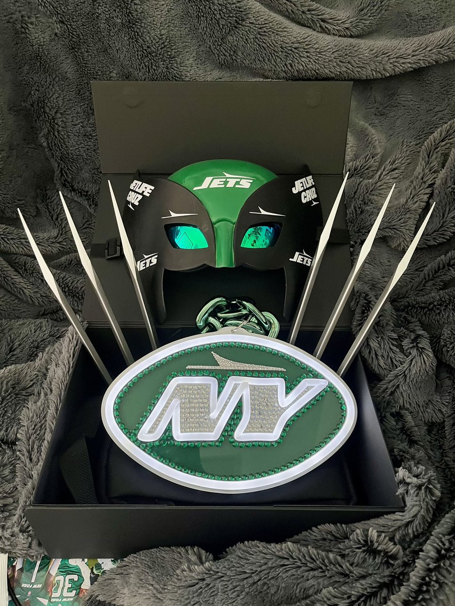 AjetCruz's tweet image. JetLife Cruz will now also be known as The Green Wolverine! Leggggggooooo!!! #JetLife ✈️✈️✈️✈️✈️ @GothamCityCrew