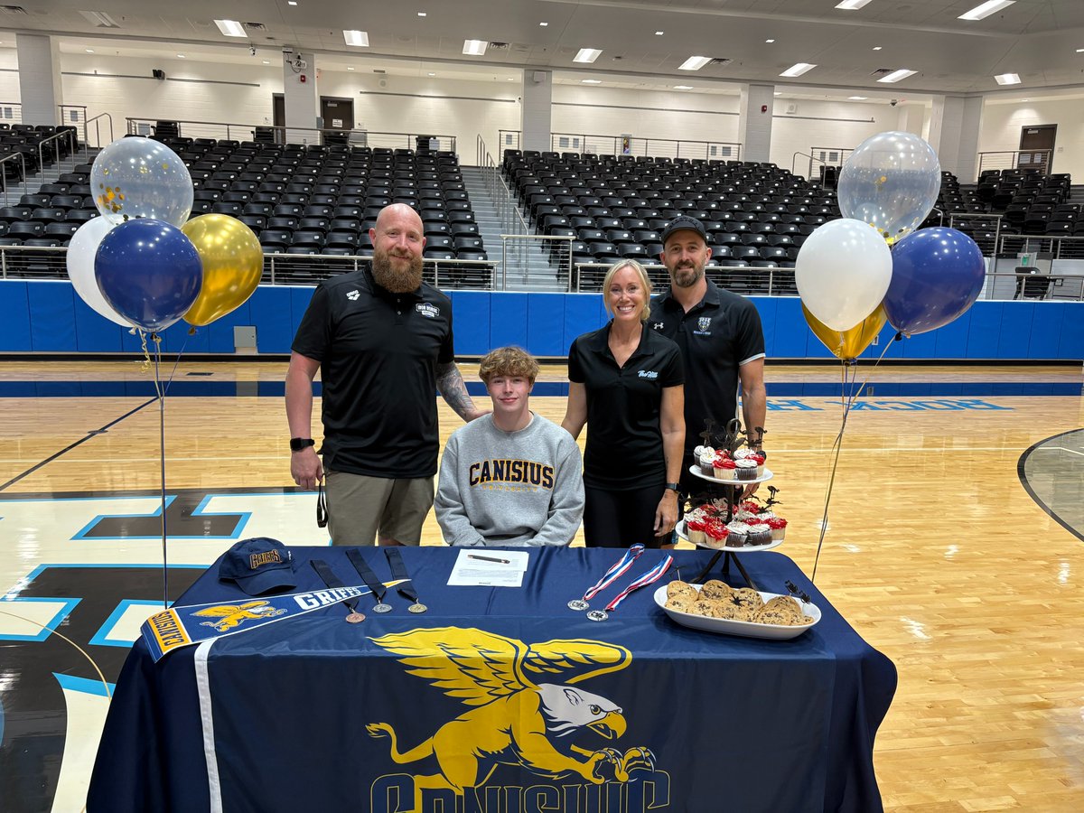 RH_SwimDive's tweet image. Signing day for Peyton Gilliland with Canisius University! So proud of this athlete and his pursuit of excellence. We are always cheering you on! @RH_SwimDive @PISD_Aquatics @PISD_Athletics @RockHillHS
