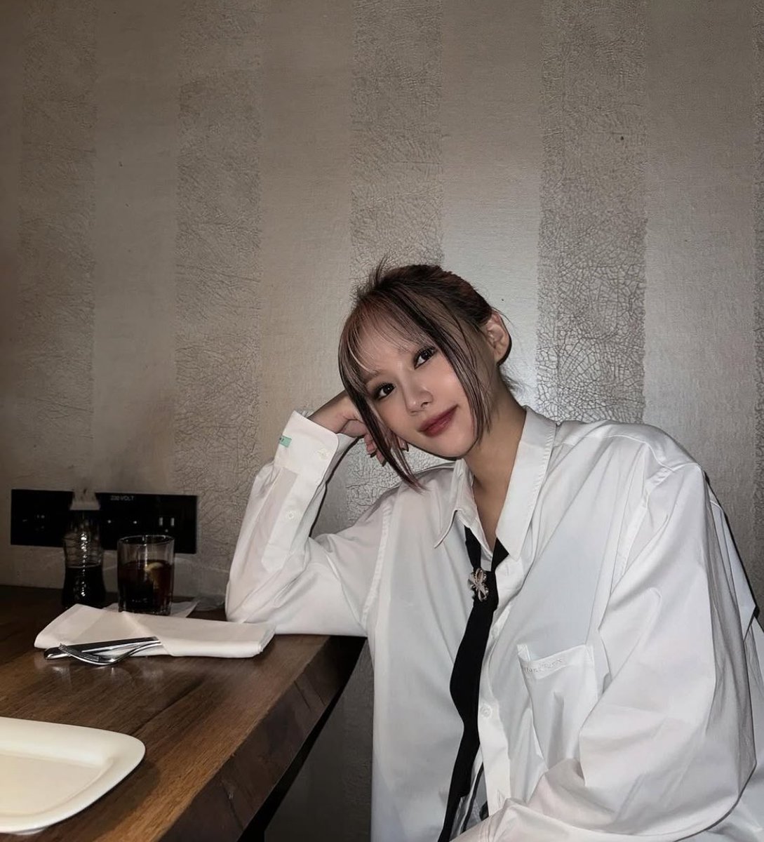 hourly siyeon (@siyeonhourly) on Twitter photo 