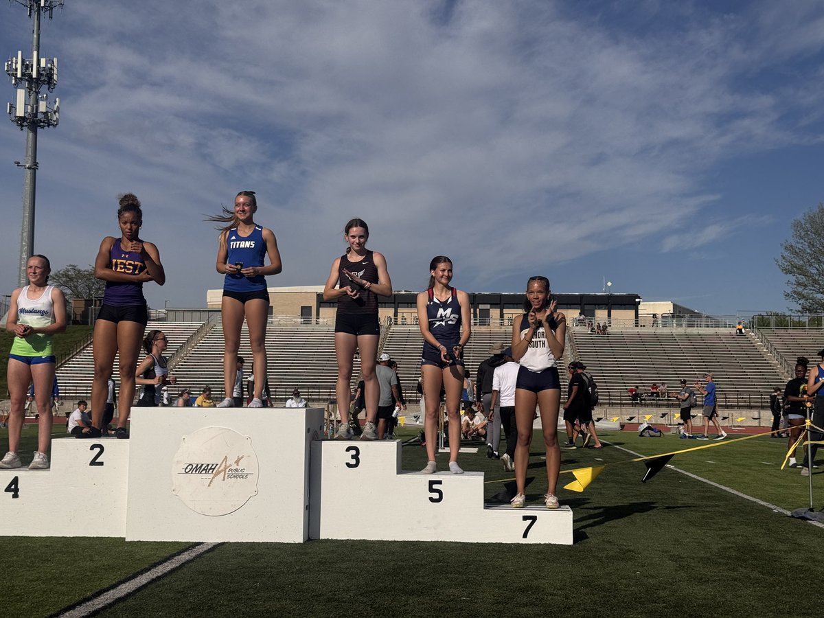 Layla with the 🥉In the 300m hurdles with a season record of 46.92!