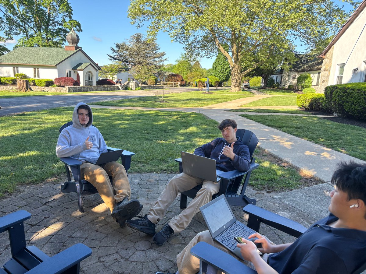 ThePhelpsSchool's tweet photo. Our students are soaking up the sunshine and making the most of these beautiful days 🌞📚and enjoying our last stretch of our spring trimester! #PhelpsPride #SpringVibes #CampusLife #ThePhelpsSchool #boardingschool https://t.co/CXA6ExkrBk