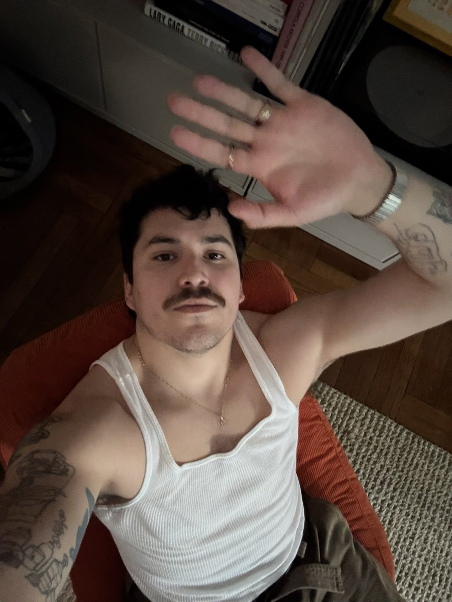 pedrito tweet media