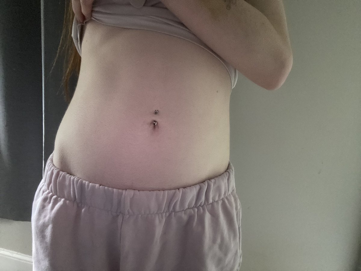 vickyhllokity's tweet photo. before and after purging ! can u tell my belly button piercing is giving out from my binging !! https://t.co/n8QgExMN1Y