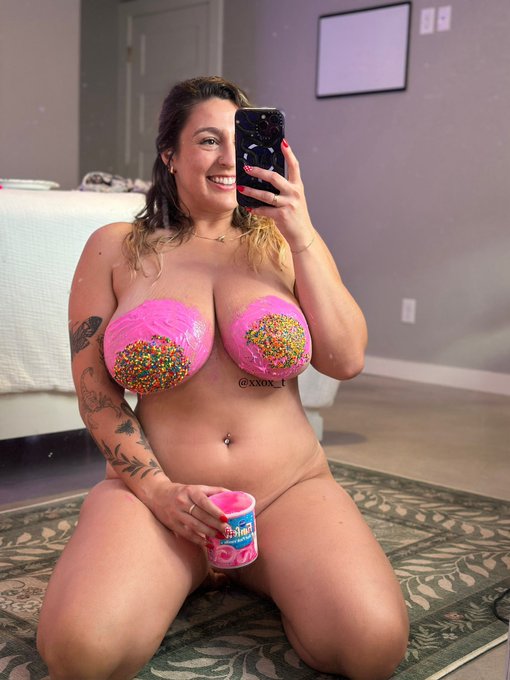 Watch Tati Evans🦋's leaked NSFW photo on TwXstars
