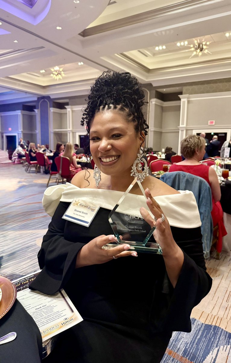 dabelt3's tweet image. What an incredible night it was as we celebrated our fantastic 2nd grade teacher, Ms. Smith! Your hard work and dedication truly deserve this recognition! #GrowingGreatness