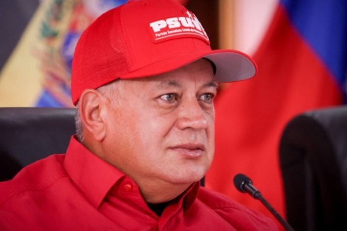 <a href="/dcabellor/">Diosdado Cabello R</a> <a href="/ConElMazoDando/">Con el Mazo Dando</a> Hermanos  y hermanas Tuitea esta noche con la etiqueta: #MaduroYPutinPorLaPaz
 de tu programa Con El Mazo Dando en su edición Nro. 525.
Con su conductor Diosdado Cabello Rondón el caballo de hierro de la Revolución