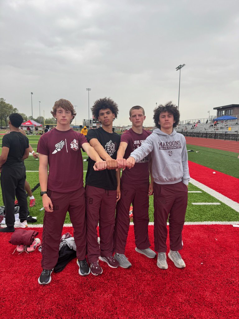 The 4x8 takes down the F/S School Record 8:23.96‼️ Easton 2:02; Rossi 2:08; Jonathan 2:07; Travis 2:04!!!
<a href="/BWestAthletics/">BW Athletics</a> <a href="/bellevillenewsd/">BND.com</a>  <a href="/STLhssports/">STLhighschoolsports</a> #history