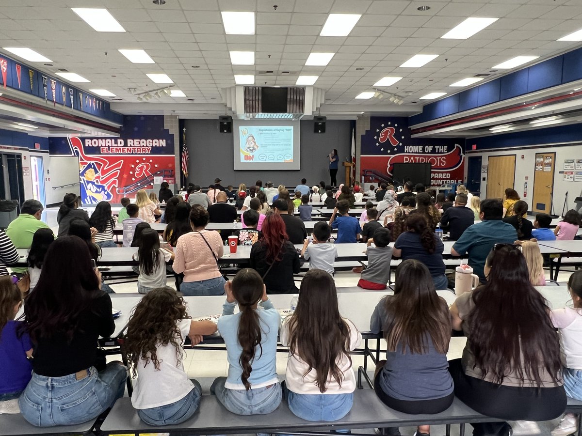PBVUSD's tweet image. Thank you for attending our Family Engagement Night featuring the @bakersfieldpd's presentation of Safe Escape, a nationally recognized child abduction prevention program. Students learned vital safety skills in a supportive space, building awareness and confidence!