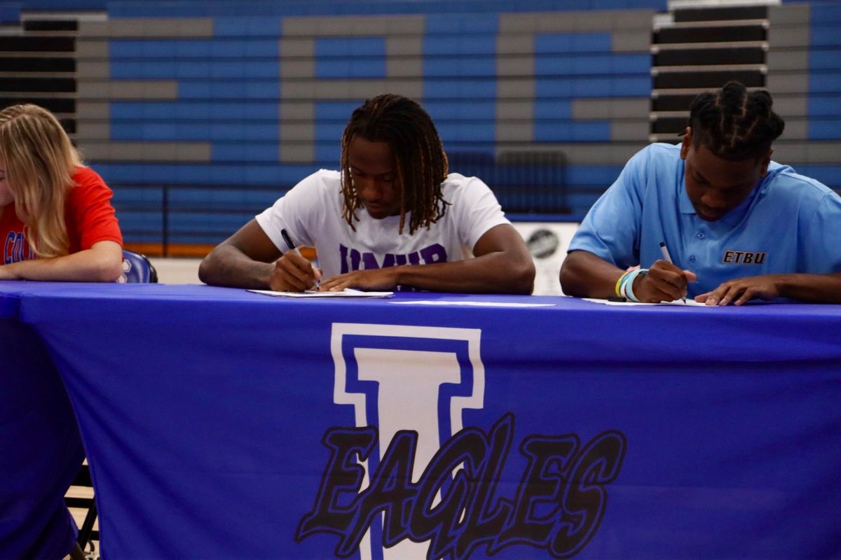 Senior Chad Ward signs to University of Mary Hardin Baylor. Today LHS held a senior signing day in the gym for student's continuing their athletic careers into college.