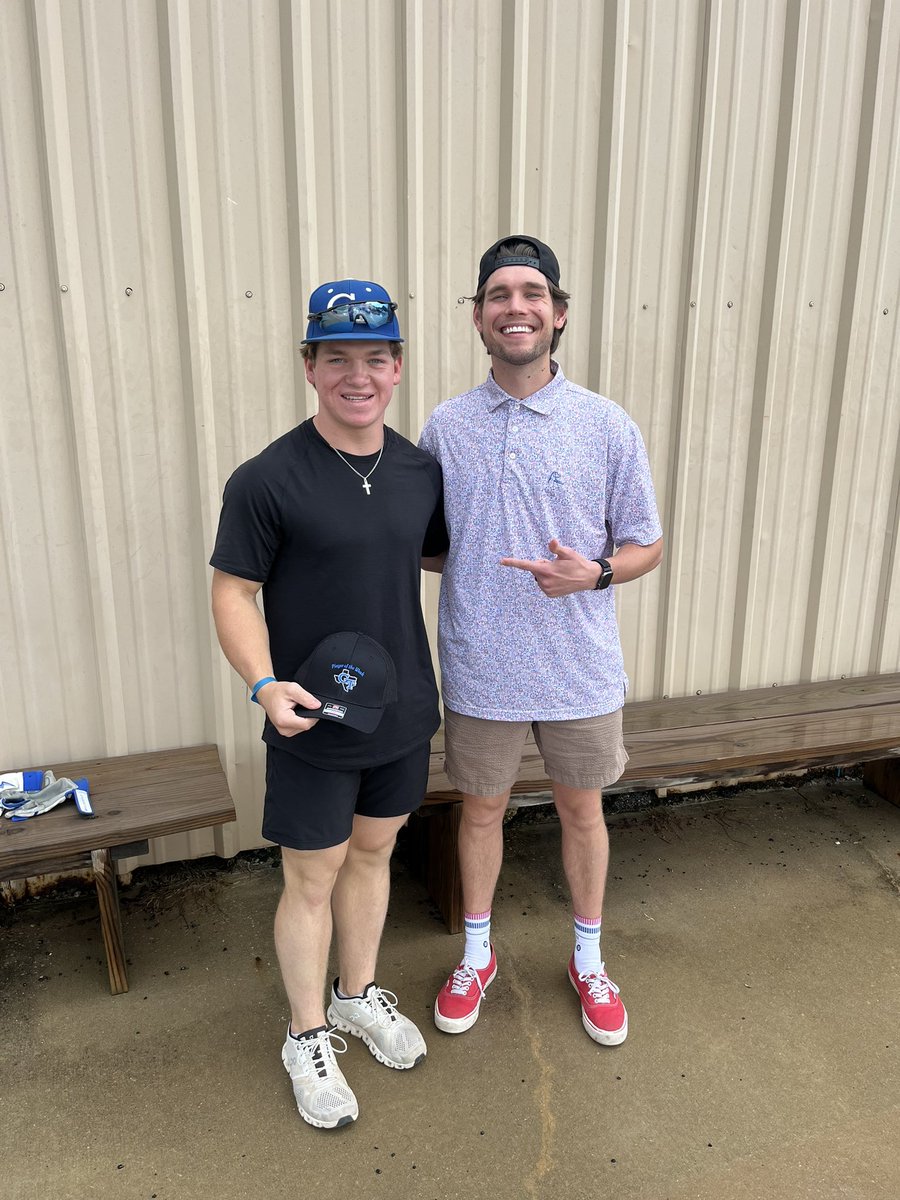 Congrats to B Bo for being named The Cody Paxman State Farm Spot Player of The Week.   

Blake stepped in at 3B the last 3 games and had ….,

.375 BA
.500 OBP
2 RBI plus the game ending RBI in Game 1 vs Winnsboro with 4 put outs at 3B and no errors

Way to go B Bo!!