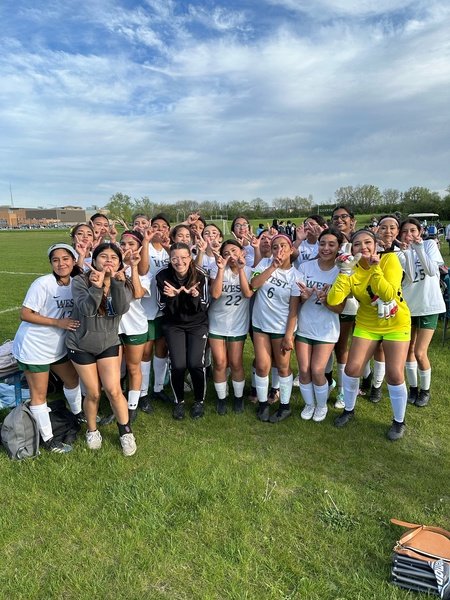 Frosh and JV2 pick up wins against Willowbrook today. JV2 wins 2-0 and Frosh win a shootout 5-3.