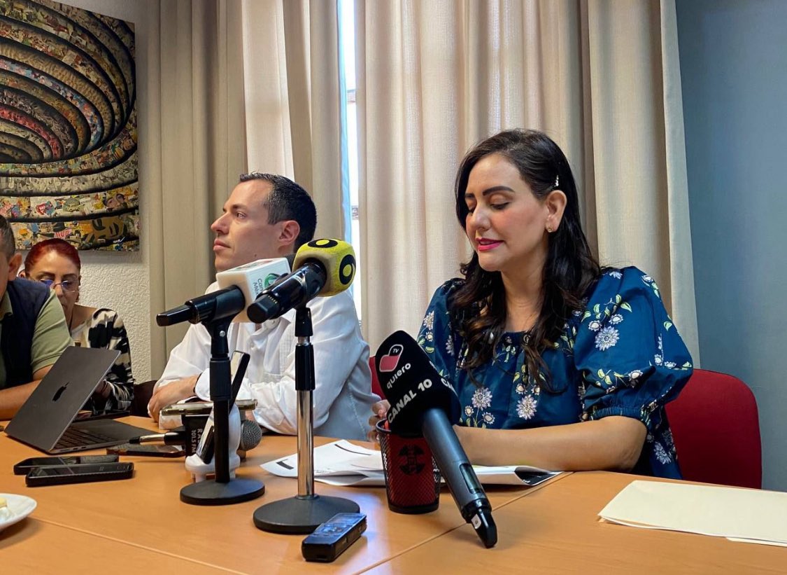 DESDE 2019 QUE LLEGARON LOS
GOBIERNOS
EMECISTAS
HAN AUMENTADO LAS TARIFAS DE AGUA UN 76% EN ZONA METROPOLITANA
SEGÚN LO DIÓ A CONOCER LA REGIDORA <a href="/mariana_fdzr/">Mariana Fernández</a>