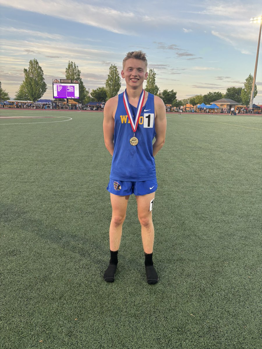 To end day 1 of the Colonial League Track &amp; Field Championships, Jeffrey Sunderlin earns first place in the 3200m being our first champion of the event.