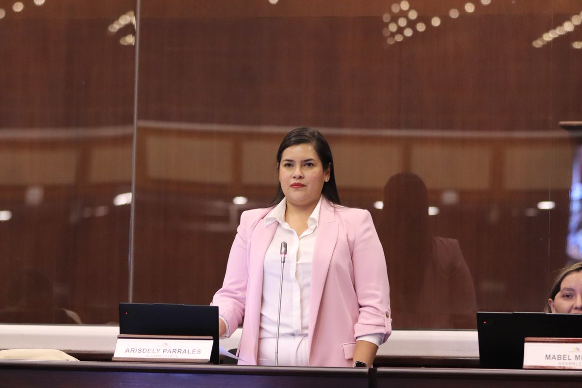 "Es el drama que viven muchos padres de niños que se encuentran en el grave peligro de sufrir tosferina, enfermedad que se creía que ya se había superado. Las provincias más afectadas son Pichincha, Guayas, Manabí y Santo Domingo de los Tsáchilas", <a href="/arisdelypy/">Arisdely Parrales</a>