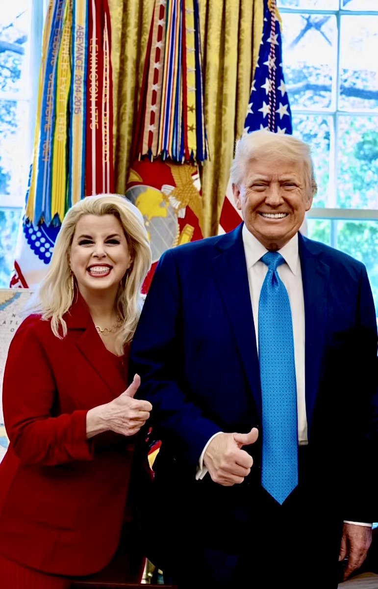 RitaCosby's tweet image. So wonderful to spend such meaningful moments with #PresidentTrump @realDonaldTrump in the Oval Office. 🇺🇸🇺🇸