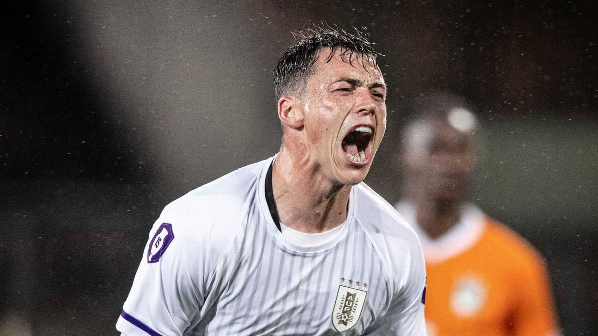 Federico Viñas y la exigencia de Bielsa en Uruguay 🇺🇾👇🏻

“Cada dos partidos tengo una charla donde me muestra las jugadas que hice bien y mal. Cuando hacemos las cosas mal me regaña un poco. Es muy exigente y pide presionar a los centrales y al arquero constantemente” ⚽️