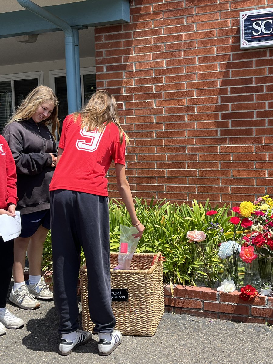 SchooloftheMadeleine tweet media