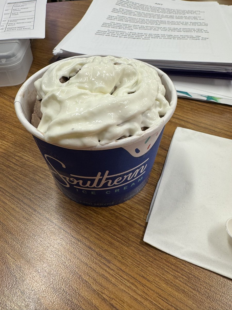 Our <a href="/JenksPta/">Jenks PTA</a> is brrriliant! 🧣Thank you so much for the amazing ice cream treat! ❄️🍦#mjejags <a href="/MJEjags/">Jenks Elementary</a>