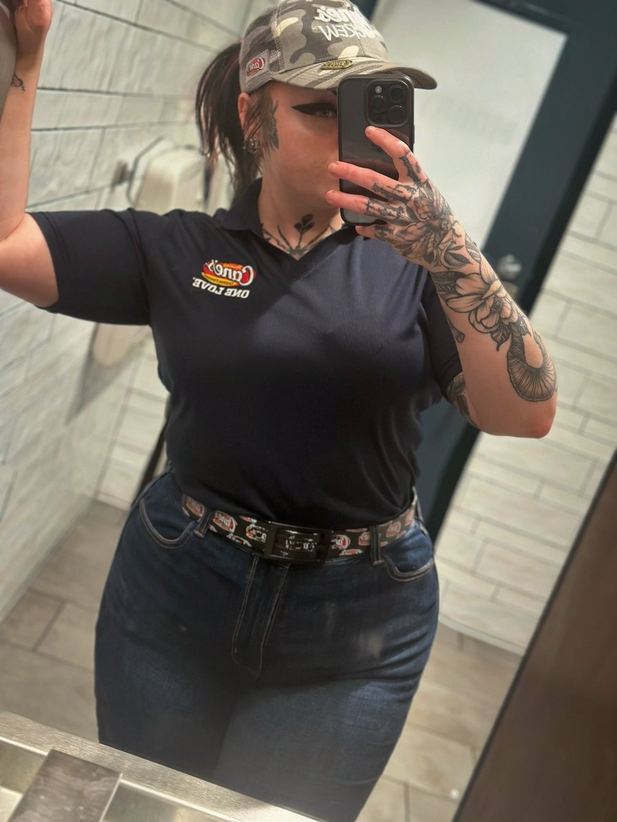 8bitBabe tweet media