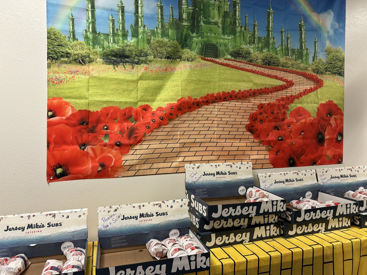 Cristina Williams (@mrswilliamstes) on Twitter photo <a href="/TimberlinePTA/">Timberline PTA</a> is always incredibly supportive of our staff! We are thankful for all the amazing treats this week. My personal favorite has been the bouquet bar 🌺 #TESleads <a href="/TESGallaway/">Haley Gallaway</a> <a href="/TimberlinePTA/">Timberline PTA</a> is always incredibly supportive of our staff! We are thankful for all the amazing treats this week. My personal favorite has been the bouquet bar 🌺 #TESleads <a href="/TESGallaway/">Haley Gallaway</a>