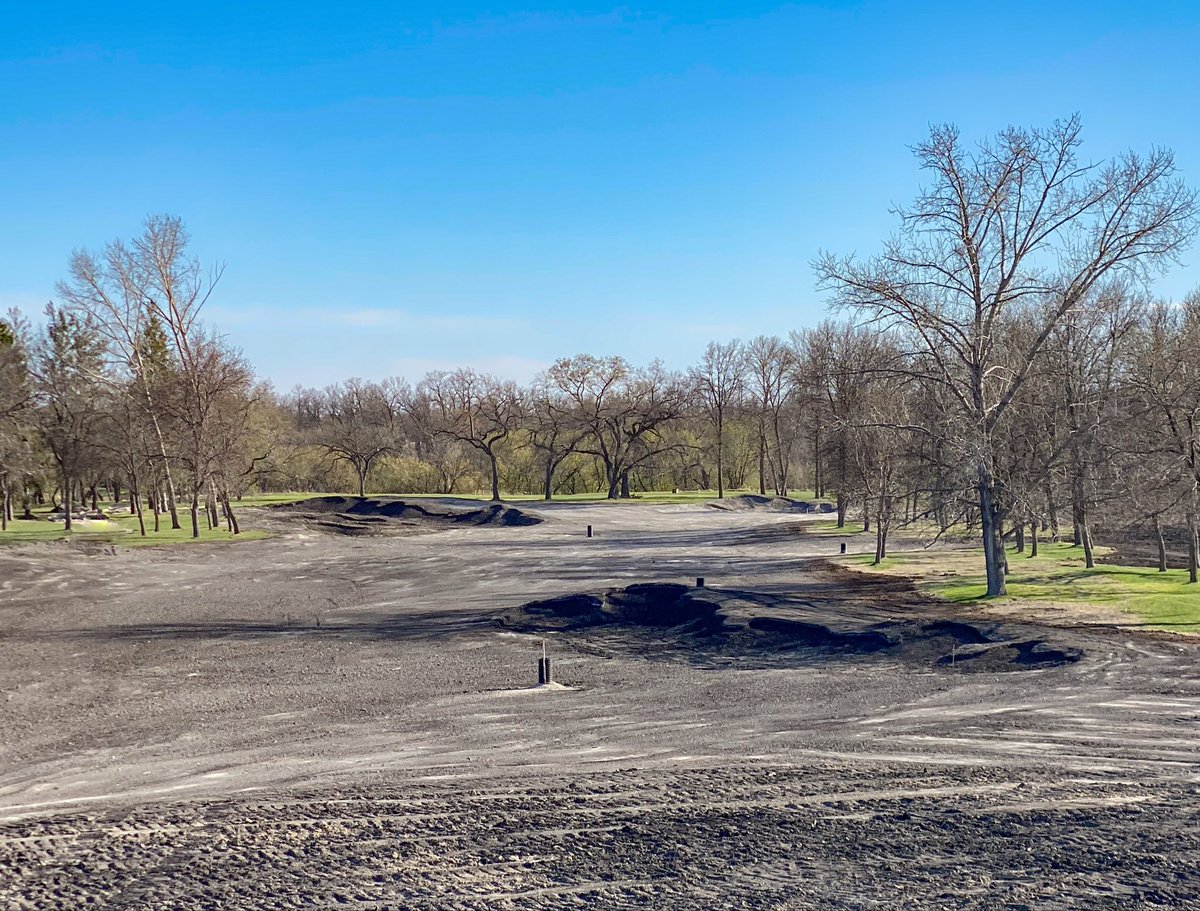 RileyJohnsGolf's tweet image. Back at St. Charles picking up where we left off last fall. Excellent looking forecast, should be a great start to the season.