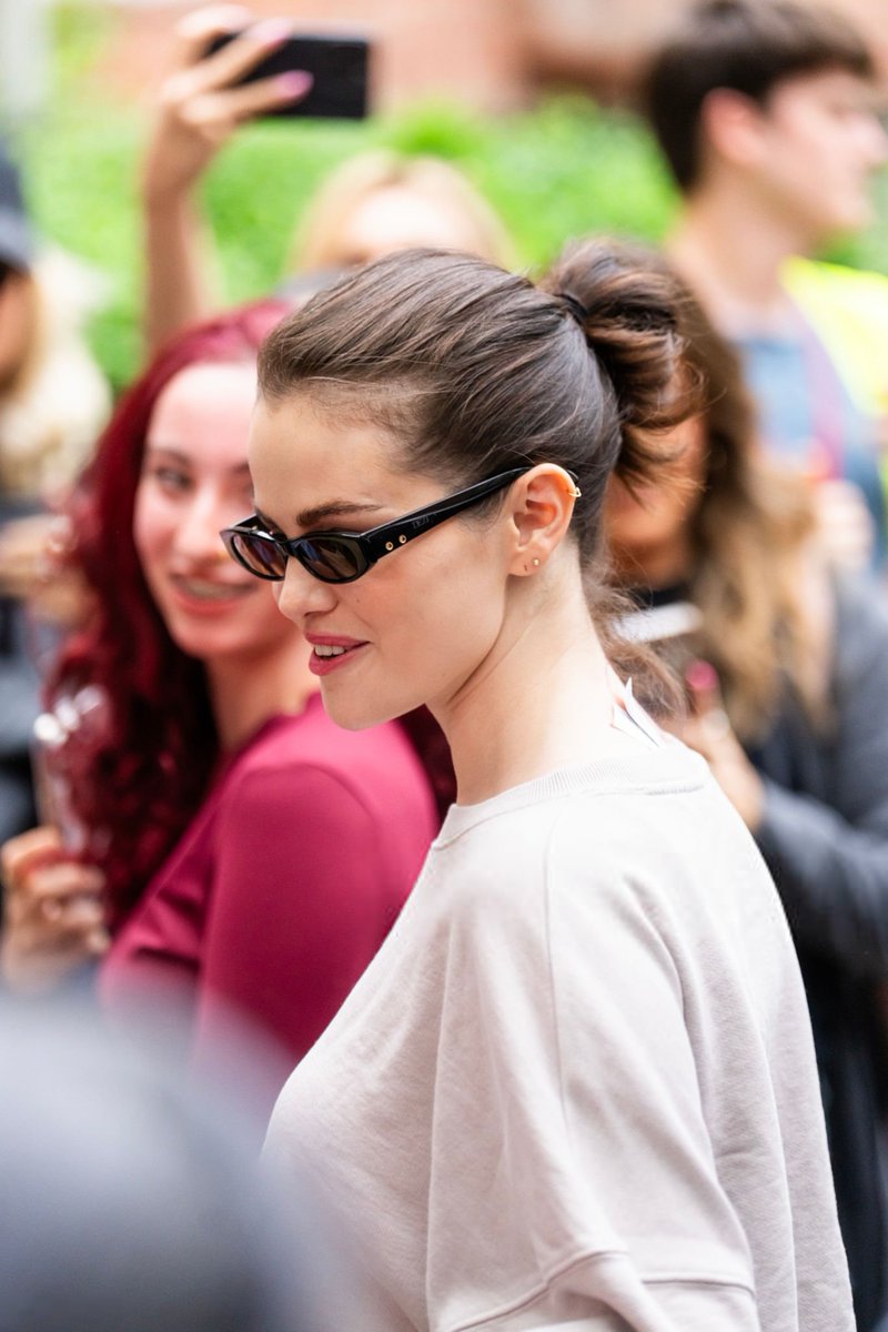 PortalSelenaBR's tweet photo. Selena Gomez. https://t.co/GKUA6ufmTC