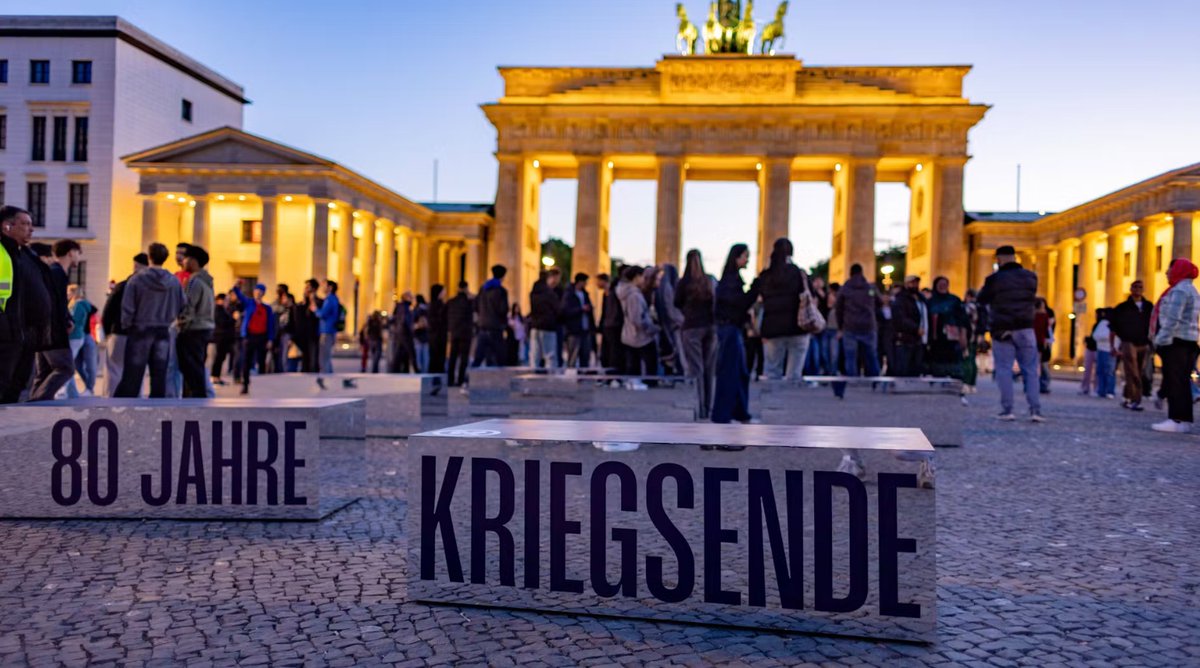 Paul Maurice (@pl_maurice) on Twitter photo 🇩🇪 🧶#8Mai - Il y a 5 ans, pour le 75e anniversaire de la fin de la #WW2 en #Europe, j'expliquais dans ce fil les enjeux et les débats autour de la mémoire du #8mai en #Allemagne
Je le reposte à l'occasion de ce 80e anniversaire #8mai2025⤵️
<a href="/Mission80ans/">Mission Libération</a> <a href="/Ph_Etienne/">Philippe Etienne</a> <a href="/Amb_Delattre/">François Delattre</a> 🇩🇪 🧶#8Mai - Il y a 5 ans, pour le 75e anniversaire de la fin de la #WW2 en #Europe, j'expliquais dans ce fil les enjeux et les débats autour de la mémoire du #8mai en #Allemagne
Je le reposte à l'occasion de ce 80e anniversaire #8mai2025⤵️
<a href="/Mission80ans/">Mission Libération</a> <a href="/Ph_Etienne/">Philippe Etienne</a> <a href="/Amb_Delattre/">François Delattre</a>