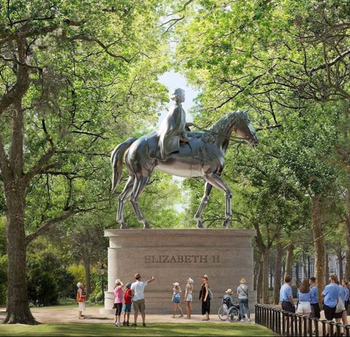 The best suggestion imo (shown below) isn't even shortlisted - there's no comparison. When you think of Queen Elizabeth II , you think of her with horses, not golden oak trees, bridges or wacky sculptures! 🐎