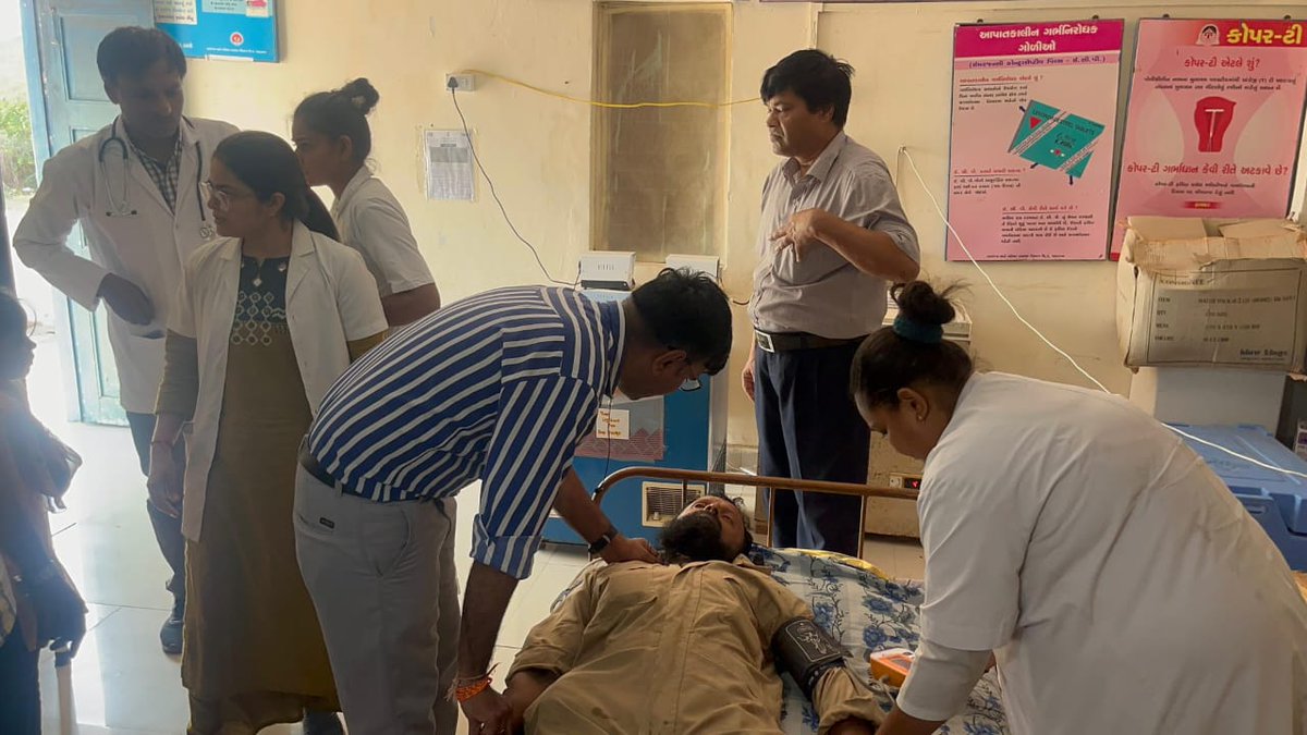 તા.૦૭/૦૫/૨૦૨૫ ના  રોજ વાડીનાર ખાતે આરોગ્ય વિભાગ દ્વારા ઈમરજન્સી ને પહોંચી વળવા મોકડ્રિલ કરવામાં આવેલ.