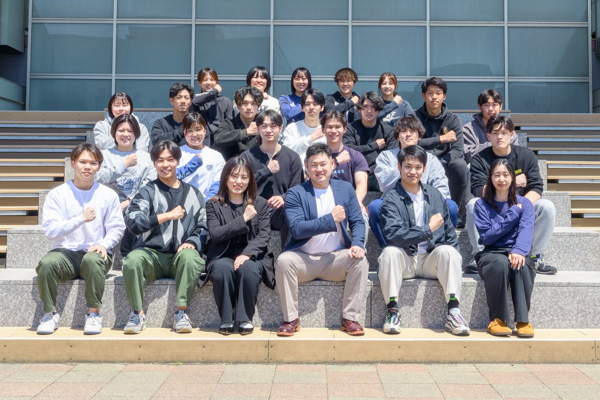 本日ラボとゼミの集合写真を撮りました！
藤本ゼミは岡本優美先生、大学院生4名（社会人1名）、学部生22名で活動していきます！
みんなで頑張りましょう！