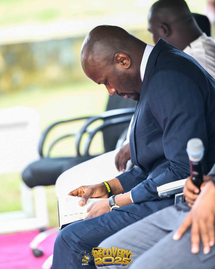 PRINCE EHI NICHOLAS (@ehinicholas) on Twitter photo Two Important Things Apostle Suleman is addicted to is;
"PRAYER & THE BIBLE."
5mins away from the bible is a distraction to him - Biological Father of Apostle Suleman Reveals.
#meganicholasanthonyblog Two Important Things Apostle Suleman is addicted to is;
"PRAYER & THE BIBLE."
5mins away from the bible is a distraction to him - Biological Father of Apostle Suleman Reveals.
#meganicholasanthonyblog