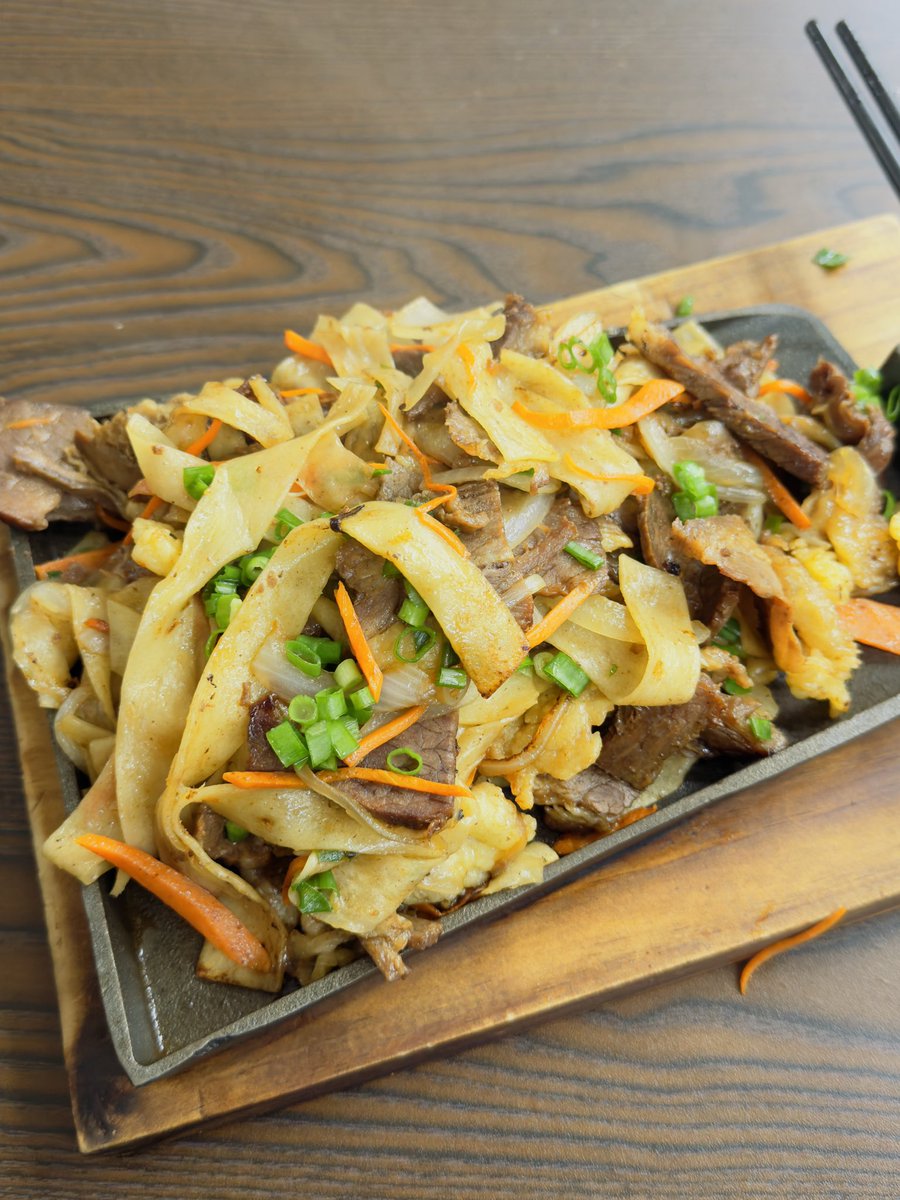 Зайсангийн Мангасын өвчүүтэй цуйван үнэн тасархай байсан...