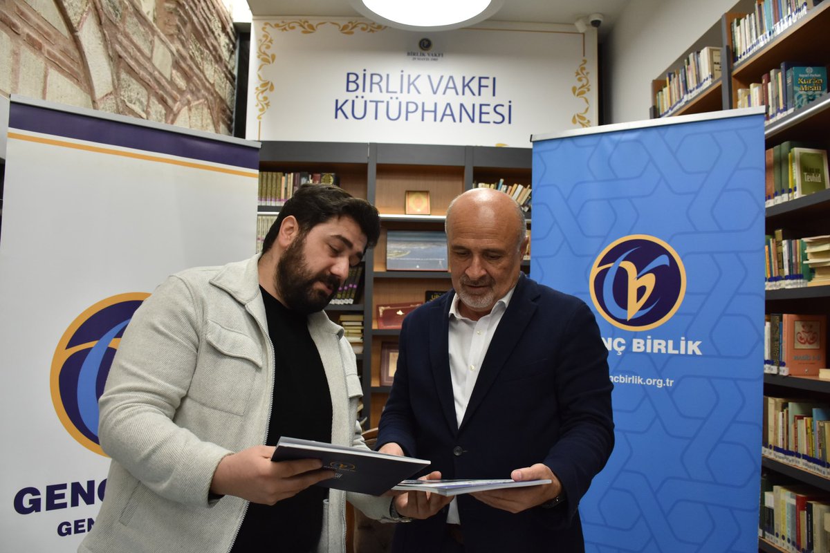 mstfalkn25's tweet image. Dost Meclisi&apos;nde bu hafta İstanbul Üniversitesi Cumhuriyet Tarihi Anabilim Başkanı Prof. Dr. Recep Karacakaya ile Birlik&apos;te idik.
&quot;Geçmişten Günümüze Türk Ermeni İlişkileri&quot;hakkında bilgilerinden istifade ettiğimiz hocamıza ve dostlara,katımları için teşekkür ederim.
@GencBirlik