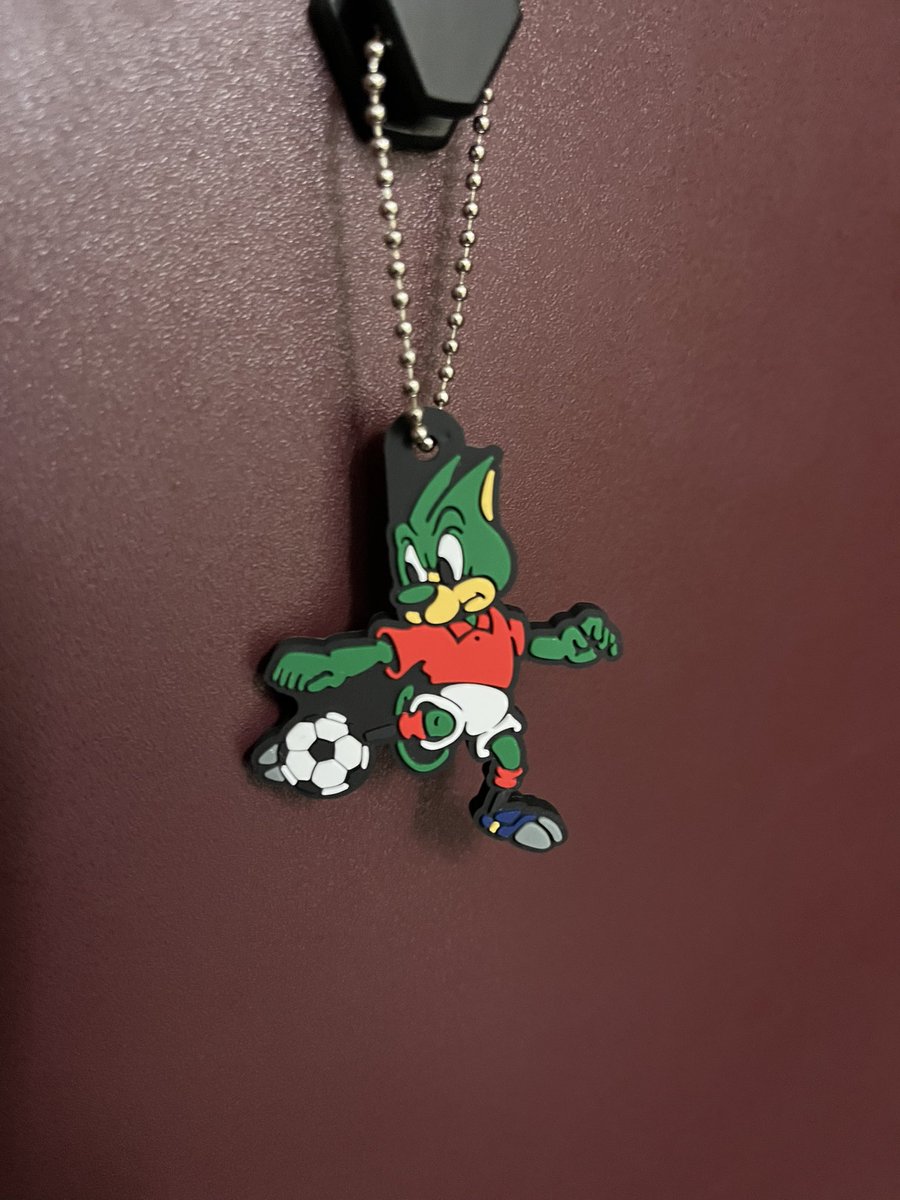 ガチャで当てる自信が無さすぎて普通に買いました。