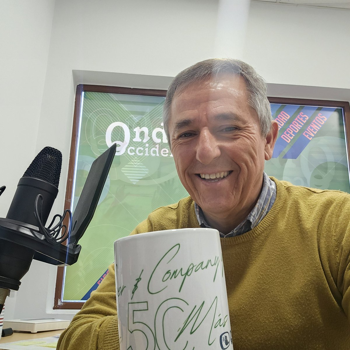 Café y radio en ONDA OCCIDENTAL CANTABRIA. 

¡¡¡ BUENOS DÍAS !!!