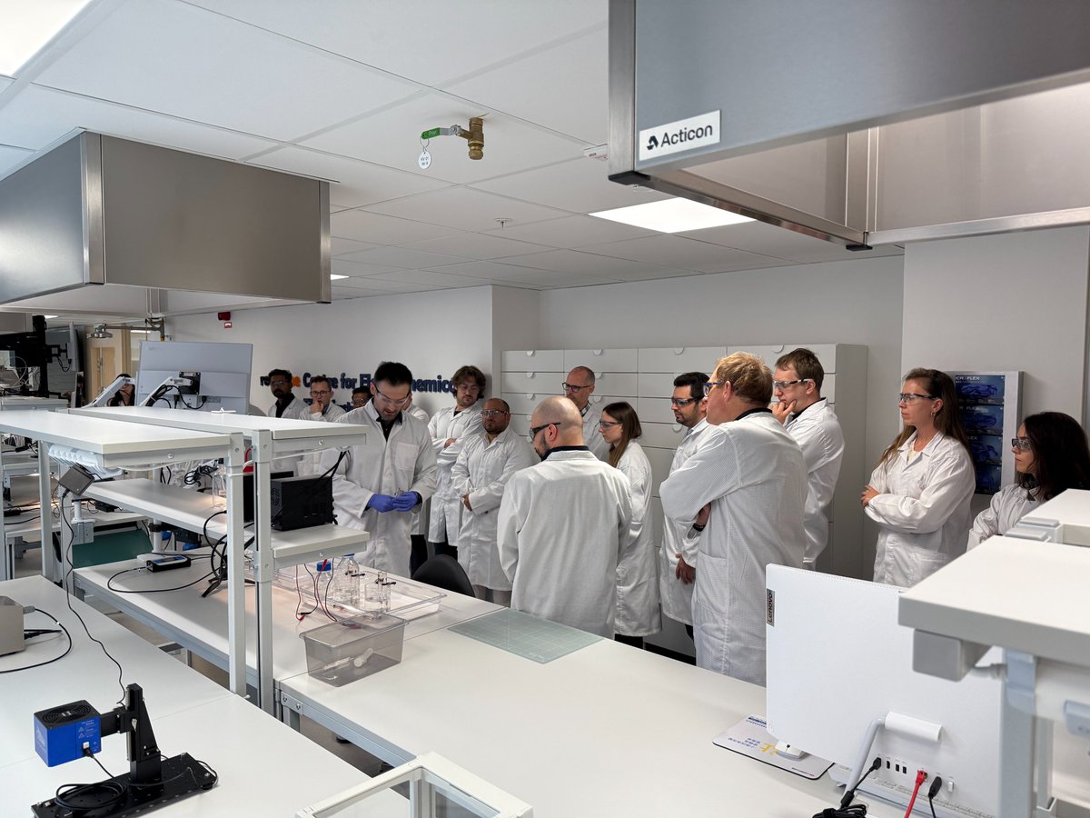 🌿 On May 7, #PHOTOSINT held its 1st review meeting after 18 months of progress! From PEC cells &amp; perovskites to H₂ production &amp; sustainability efforts, the roadmap is clear.

Thanks to <a href="/redox_me/">Redox 💯</a> for hosting us in Norrköping &amp; showcasing their great work!
#GreenHydrogen