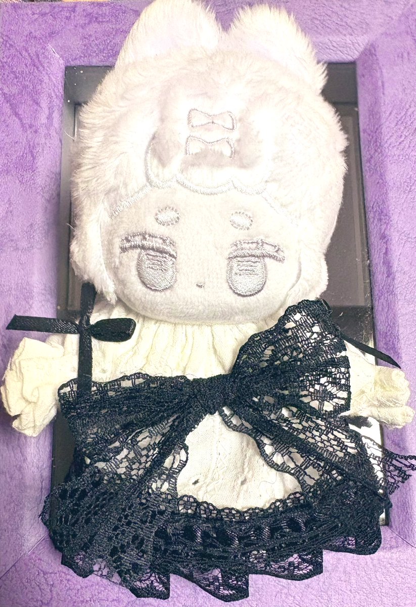 しかく様（<a href="/nui_skk/">◽︎頒布用垢</a>）より炭白ちゃんお迎えさせていただきました🎀
びっくりするくらいまっ白で妖精さんみたいで本当に可愛らしいです🪽
ありがとうございます✨