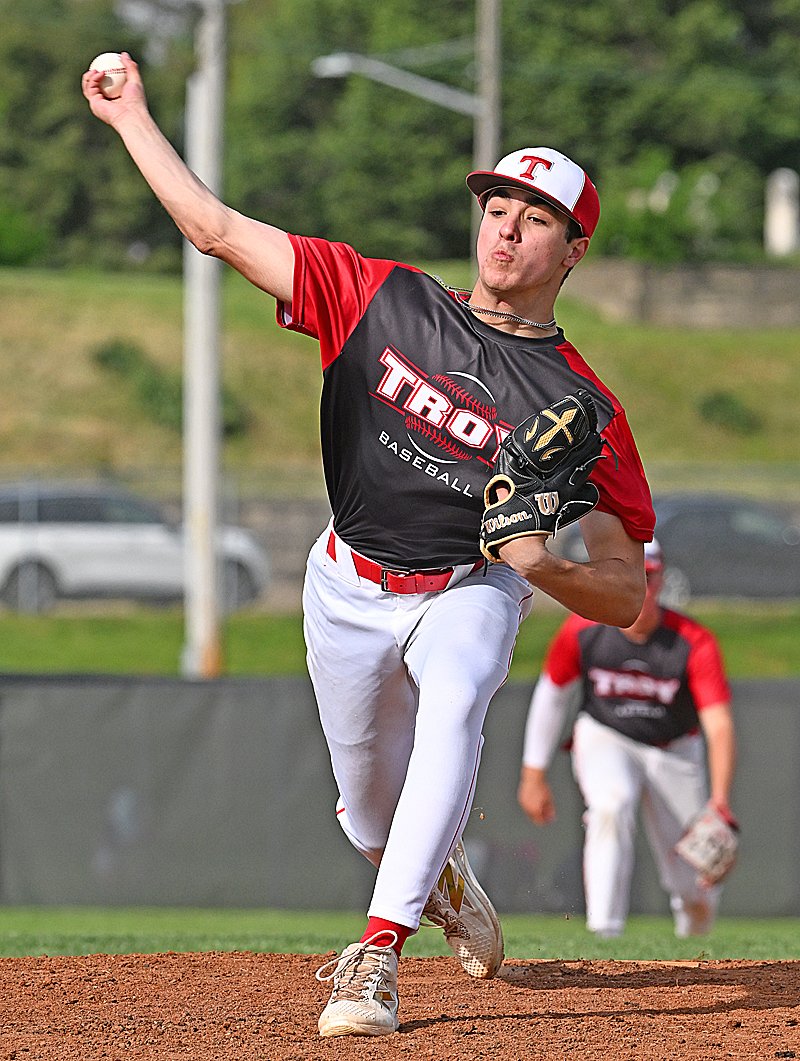Troy's Reinhardt solid in Wednesday 3-1 over Piqua.  Read about the game:  pressprosmagazine.com/2025/05/07/tro…