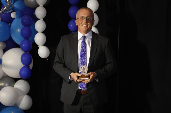 University of Kentucky College of Medicine (@ukymedicine) on Twitter photo 👏 Congrats to Dr. Scottie Day, physician-in-chief at KCH and chair of pediatrics, on receiving <a href="/universityofky/">University of Kentucky</a>’s highest honor for humanitarian service — the Algernon Sydney Sullivan Award. A true servant leader in pediatric care.
#UKYMedicine 👏 Congrats to Dr. Scottie Day, physician-in-chief at KCH and chair of pediatrics, on receiving <a href="/universityofky/">University of Kentucky</a>’s highest honor for humanitarian service — the Algernon Sydney Sullivan Award. A true servant leader in pediatric care.
#UKYMedicine