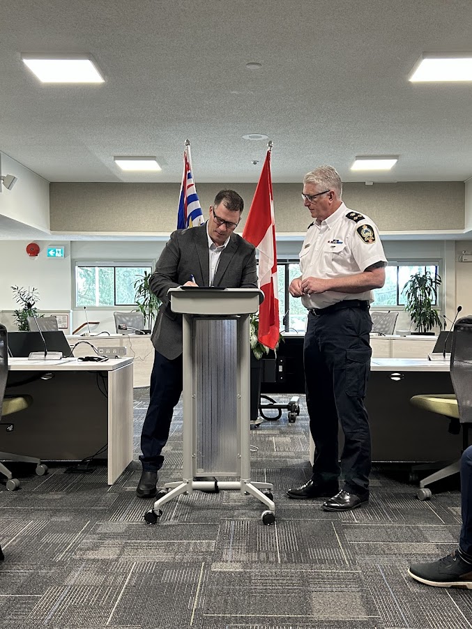 Today we welcomed our newest Exempt Police Constable! Cst Bonneau brings a strong background in policing from his years with the <a href="/WestshoreRCMP/">West Shore RCMP</a> &amp; <a href="/SidneyRCMP/">Sidney/N.S. RCMP</a>, and has education in mental health. He will be serving the #csaan community starting next week. Congrats &amp; welcome! ^jh