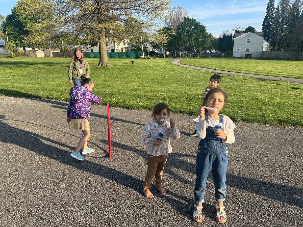 AshleyMDame's tweet photo. I am so proud of this beautiful community we have built with our students and families. Thank you @MidWestRBERN, @GCSDcommschools and @KidscareGCSD for supporting our yearlong ENL Family Program! Tonight was our culminating celebration. @ShawnnaSweet @Kelly_Flagler https://t.co/0xEHf1lMMP
