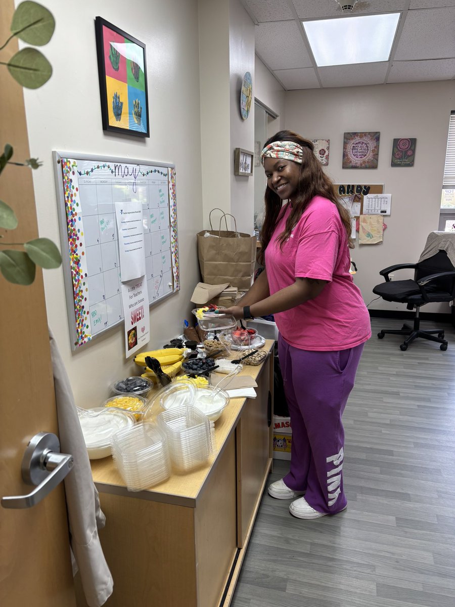 LastellaStacey's tweet image. Teacher appreciation week with daily gifts of thanks from parents and team members! #YMCAteam #ThankATeacher πποΈπβ€οΈ @ymcaGMC Freehold Childcare
