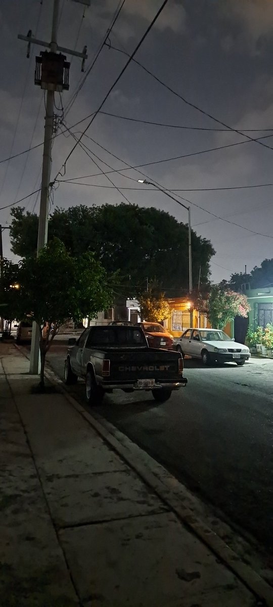 ivan_jasso's tweet photo. @GobSanNicolas falla en alumbrado público, tiene una semana la falla adicional no pasan las patrullas en esta zona del 5to sector de industrias del vidrio ampliación oriente, calle prol. Tulipanes entre girasoles y mirasoles https://t.co/GSRZqwPU0U