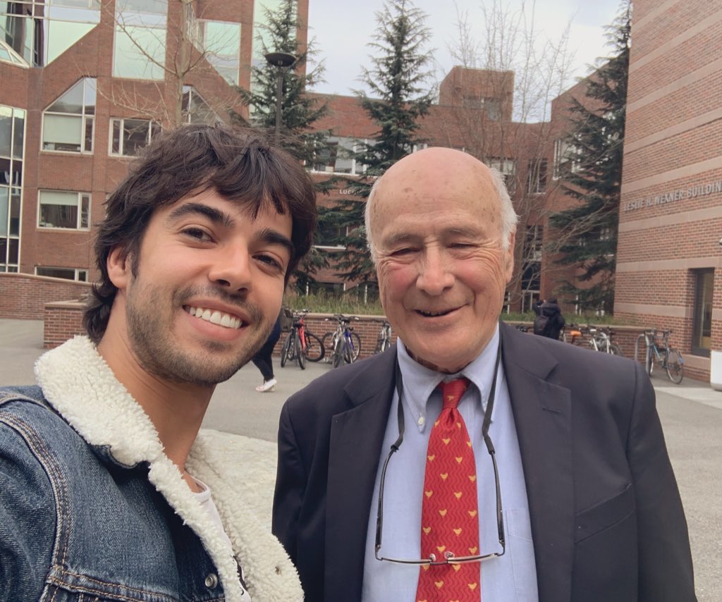 La profundidad y velocidad de pensamiento de <a href="/Joe_Nye/">Joseph Nye</a> siempre me sorprendió. Un académico y funcionario que inspiró a muchos. Al preguntarle si era buena idea regresar a México contestó: «Lightning only strikes once». Nunca lo olvidaré. Descanse en paz. 🙏🏼