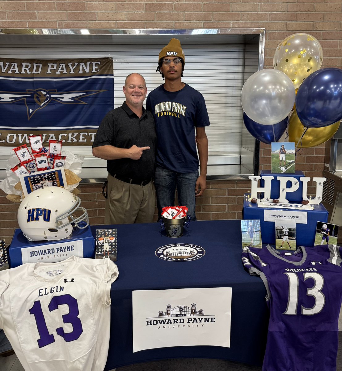 Coach Clawson (@heathclawson) on Twitter photo 4 years with these guys!! So proud of them and all their hard work! <a href="/TVCCFOOTBALL/">TVCC FOOTBALL</a>, <a href="/CruFootball/">UMHB Football🏈</a>,& <a href="/HPUFootball/">Howard Payne University Football</a> are getting some good dudes! Good luck to <a href="/Noddyn_B/">Noddyn</a> <a href="/zairenuells5/">Zaire</a> <a href="/BlakeThames6/">Blake Thames</a> & <a href="/JonathanR1chard/">Jonathan Richard</a>. Love you guys!! Go be great!! #UTD 4 years with these guys!! So proud of them and all their hard work! <a href="/TVCCFOOTBALL/">TVCC FOOTBALL</a>, <a href="/CruFootball/">UMHB Football🏈</a>,& <a href="/HPUFootball/">Howard Payne University Football</a> are getting some good dudes! Good luck to <a href="/Noddyn_B/">Noddyn</a> <a href="/zairenuells5/">Zaire</a> <a href="/BlakeThames6/">Blake Thames</a> & <a href="/JonathanR1chard/">Jonathan Richard</a>. Love you guys!! Go be great!! #UTD