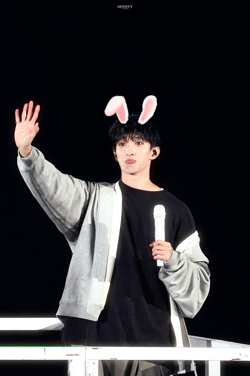 꿀호떡 (@ww_honeyy_dk) on Twitter photo 250320 CARATLAND D1
카와이...🥺😚🤏🏻
#SEVENTEEN #세븐틴
#도겸 #이석민 #DK #DOKYEOM #ドギョム #李硕珉
<a href="/pledis_17/">세븐틴(SEVENTEEN)</a> 250320 CARATLAND D1
카와이...🥺😚🤏🏻
#SEVENTEEN #세븐틴
#도겸 #이석민 #DK #DOKYEOM #ドギョム #李硕珉
<a href="/pledis_17/">세븐틴(SEVENTEEN)</a>