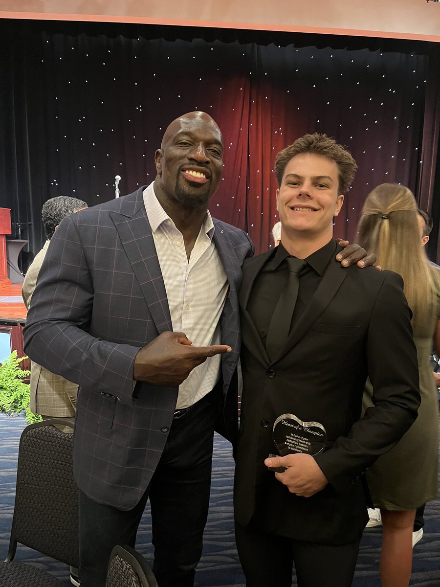 1ethanlarson's tweet image. Had an amazing night being recognized at The Heart of a Championship Scholarship Award Banquet. Wouldn’t be where I’m at without the people around me, thank you Tampa! @TitusONeilWWE @CitadelFootball @SSN_The_Citadel @KoachDrayton @CoachCoax17 @CoachLamarOwens @Bdale_Football