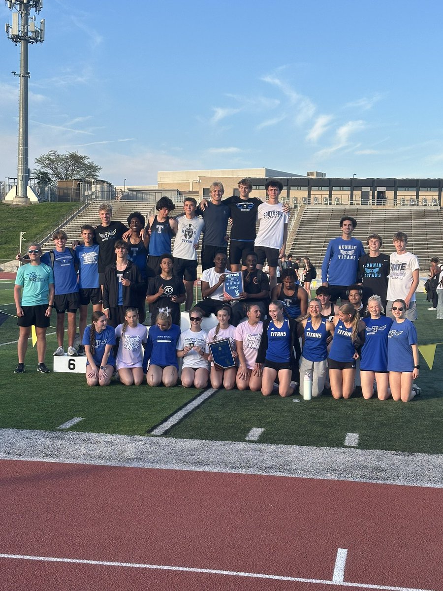 titanalgebra's tweet photo. Congratulations to @ValentaMatt for placing 7th in the 110mHH and 4th in the 300mH with a gritty performance at the Metro Conference Championships. Team Champion as well! @papiosouth #PSHC https://t.co/CiU0ZuNQ1g