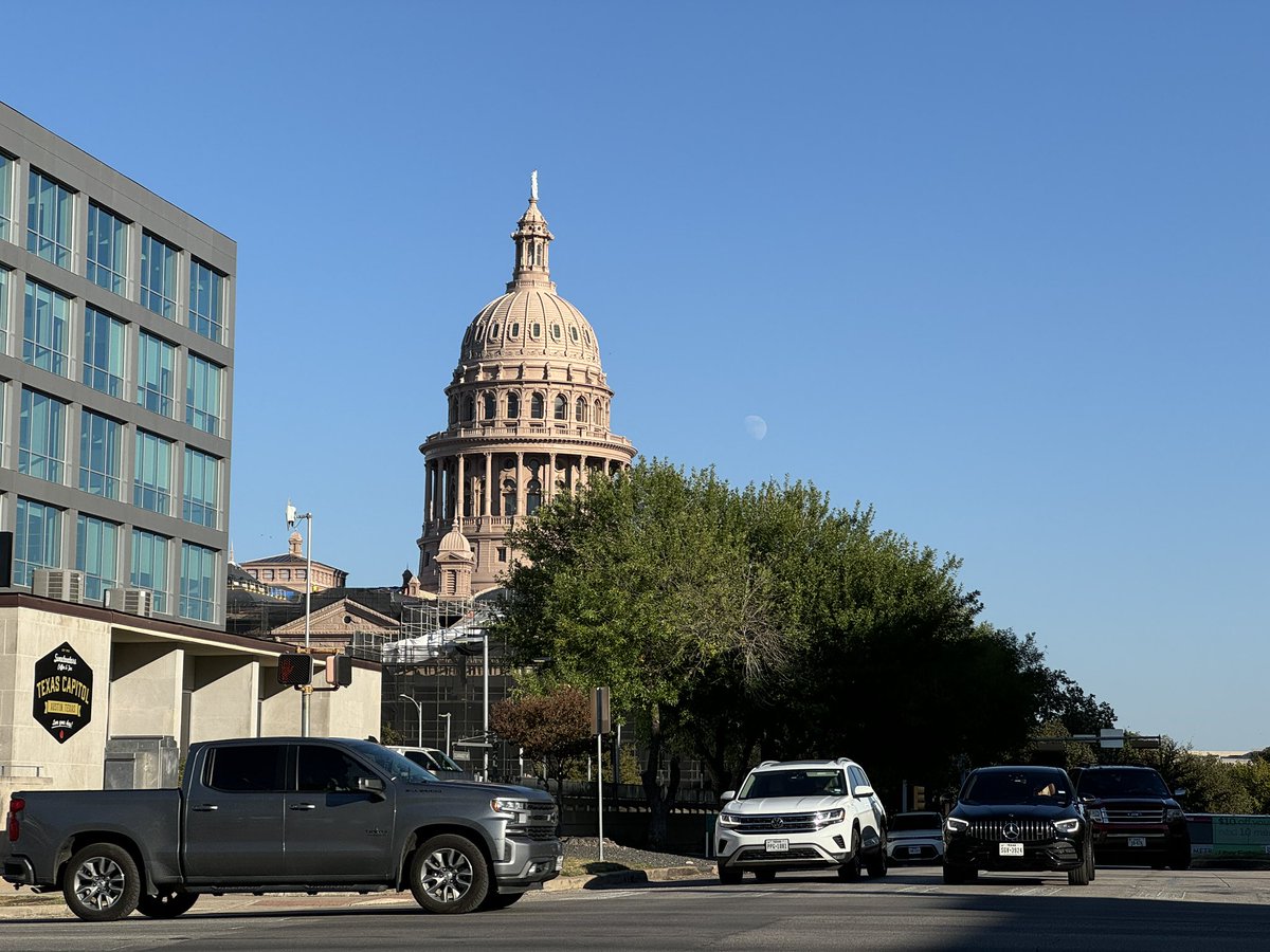 Every kid in Texas deserves the right to live on a Safe Neighborhood Streets with 20 mph speed limit and design speed.

Tell #txlege you want to end the ban on Safe Neighborhood Streets!