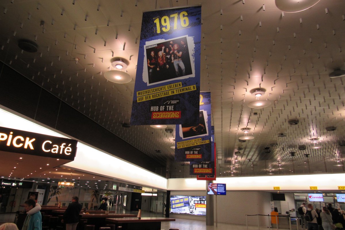 DavidLikuski's tweet image. #hanoverairport is #hubofthescorpions (!!) @EddieTrunk @rickbeato @realdonjamieson @Mrjimflorentine @sammyhagar @IAmJericho
#germanvibes #scorpionsband
